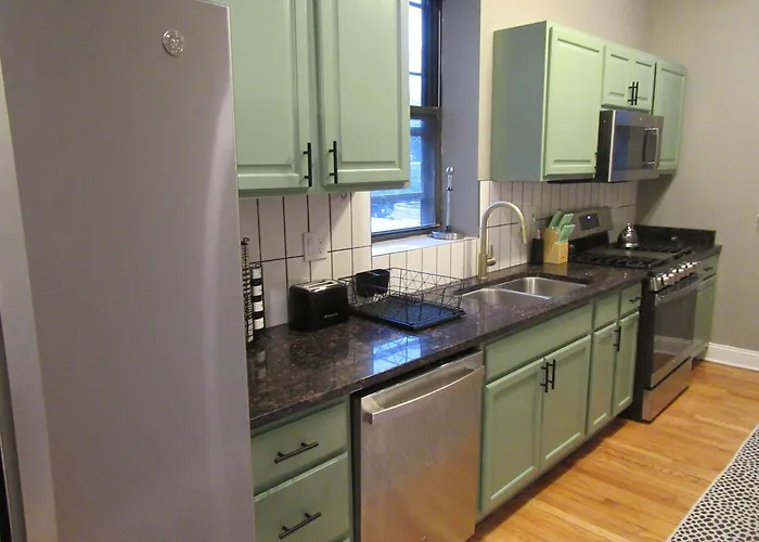 Drexel Apartments, Downtown Hyde Park